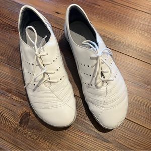 Naot Women's Kumara Pearl White Leather
Lace Athletic Shoes Size EU 40 & US 9